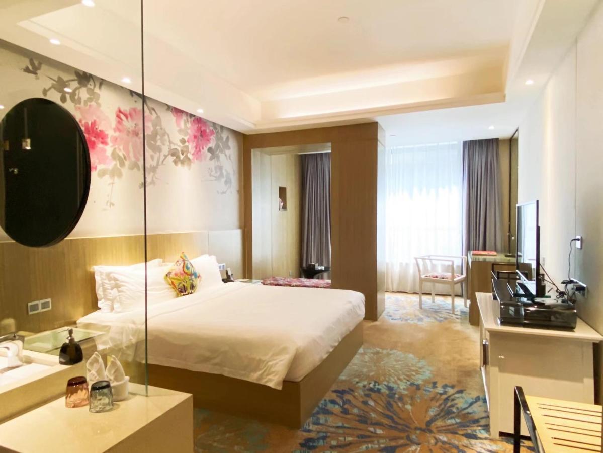 Paco Hotel Tаojin Metro Guangzhou - Free Shuttle Bus For Centen Fair Екстериор снимка
