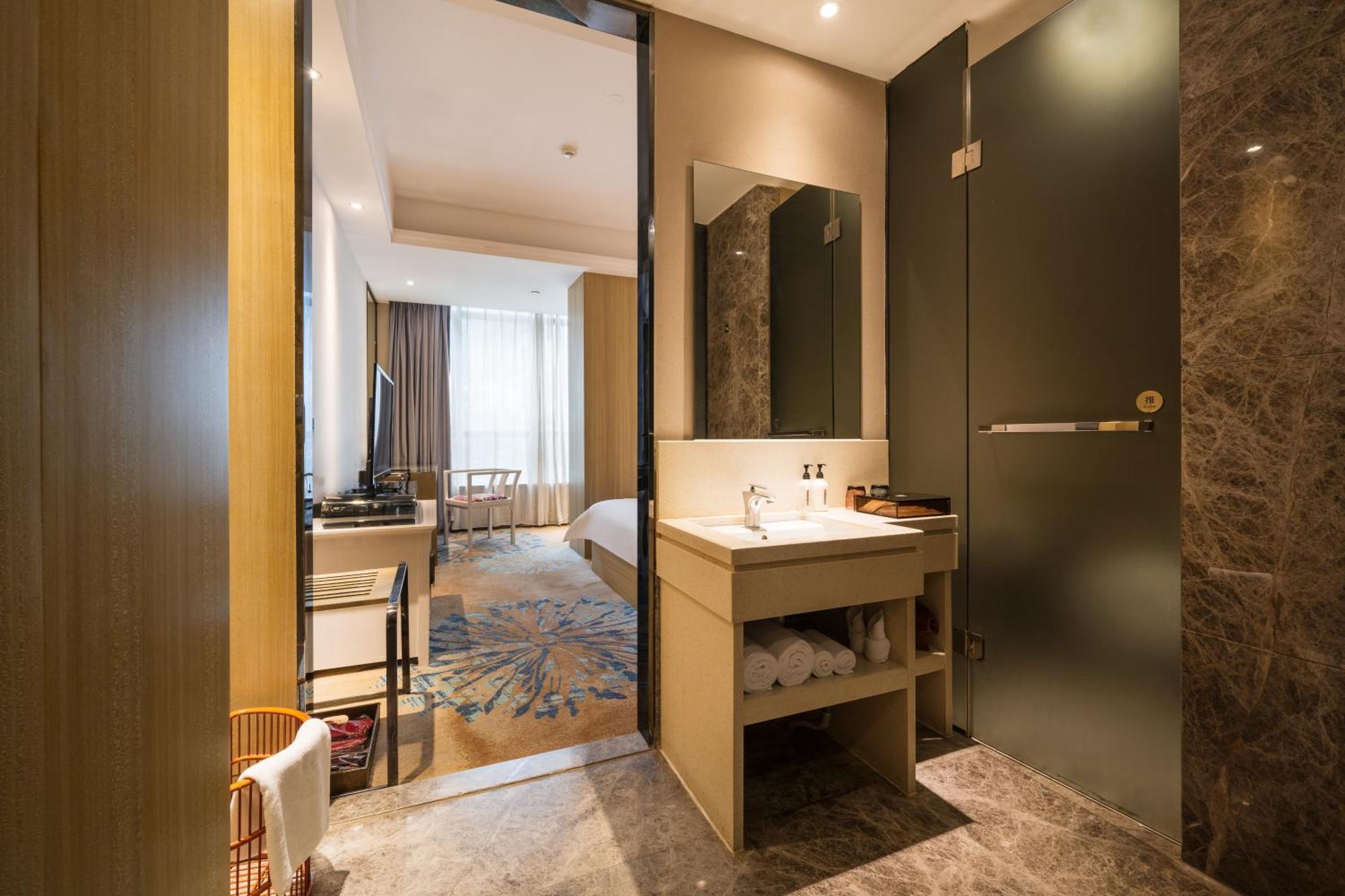 Paco Hotel Tаojin Metro Guangzhou - Free Shuttle Bus For Centen Fair Екстериор снимка
