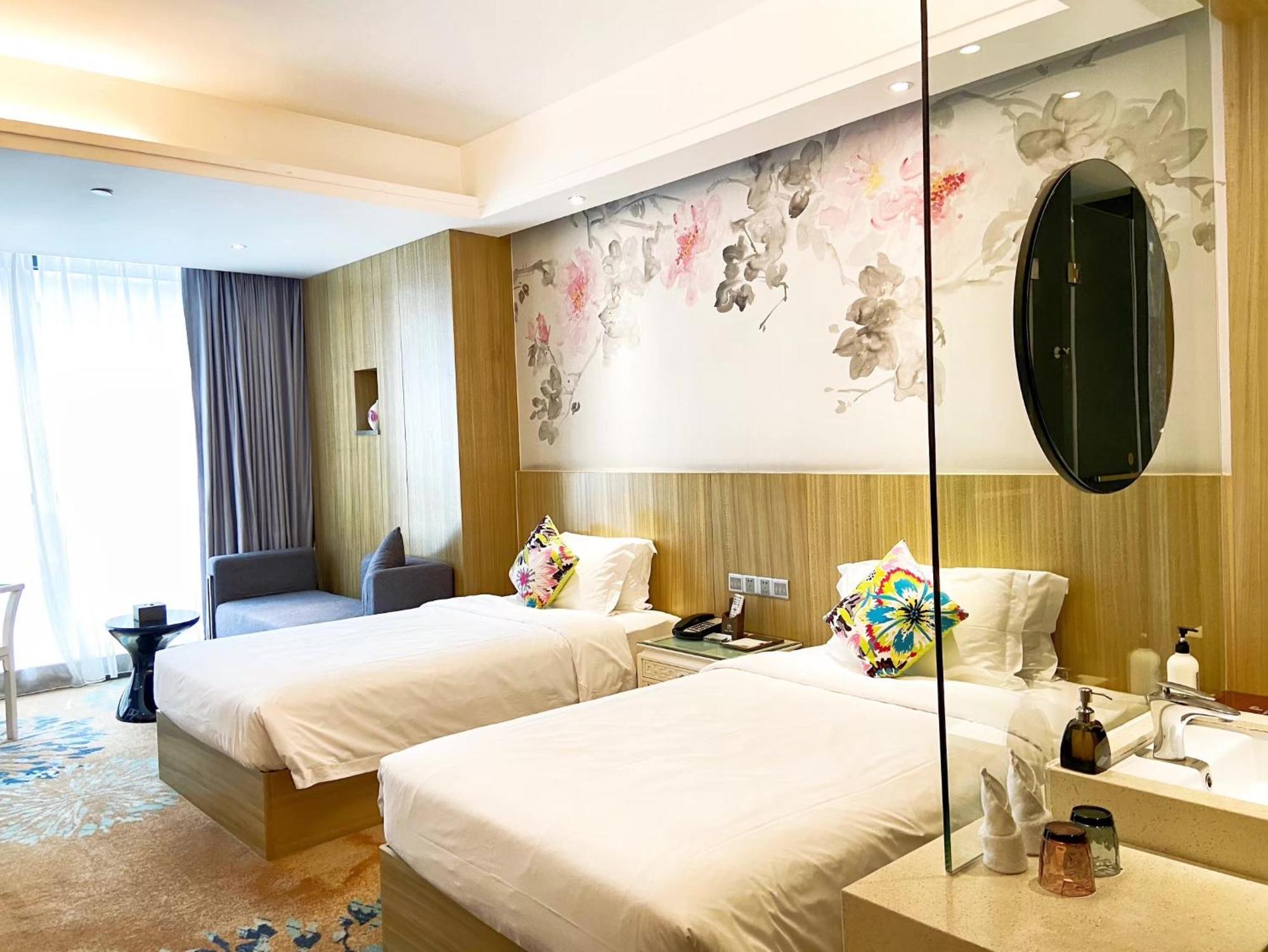 Paco Hotel Tаojin Metro Guangzhou - Free Shuttle Bus For Centen Fair Екстериор снимка