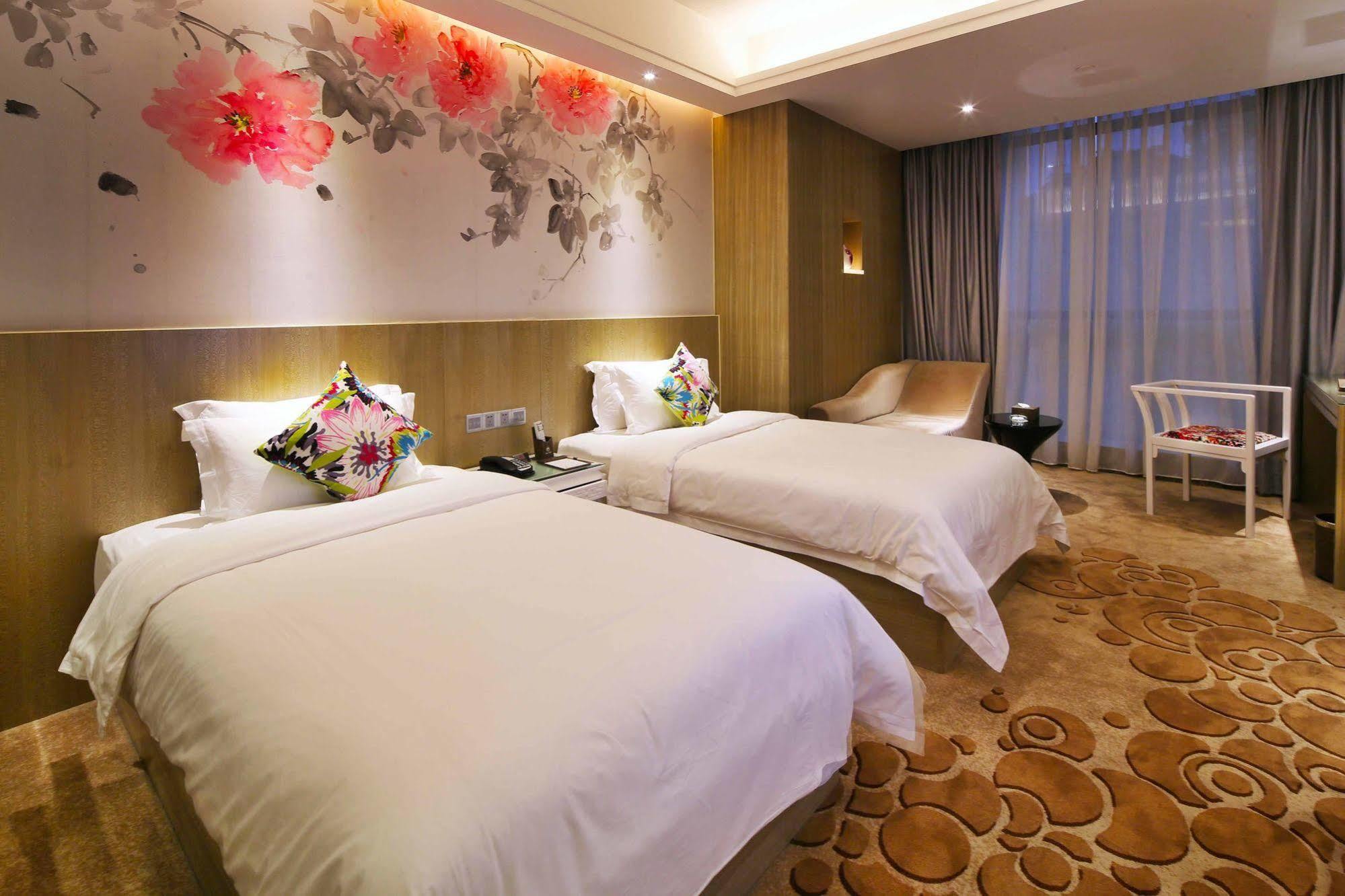 Paco Hotel Tаojin Metro Guangzhou - Free Shuttle Bus For Centen Fair Екстериор снимка