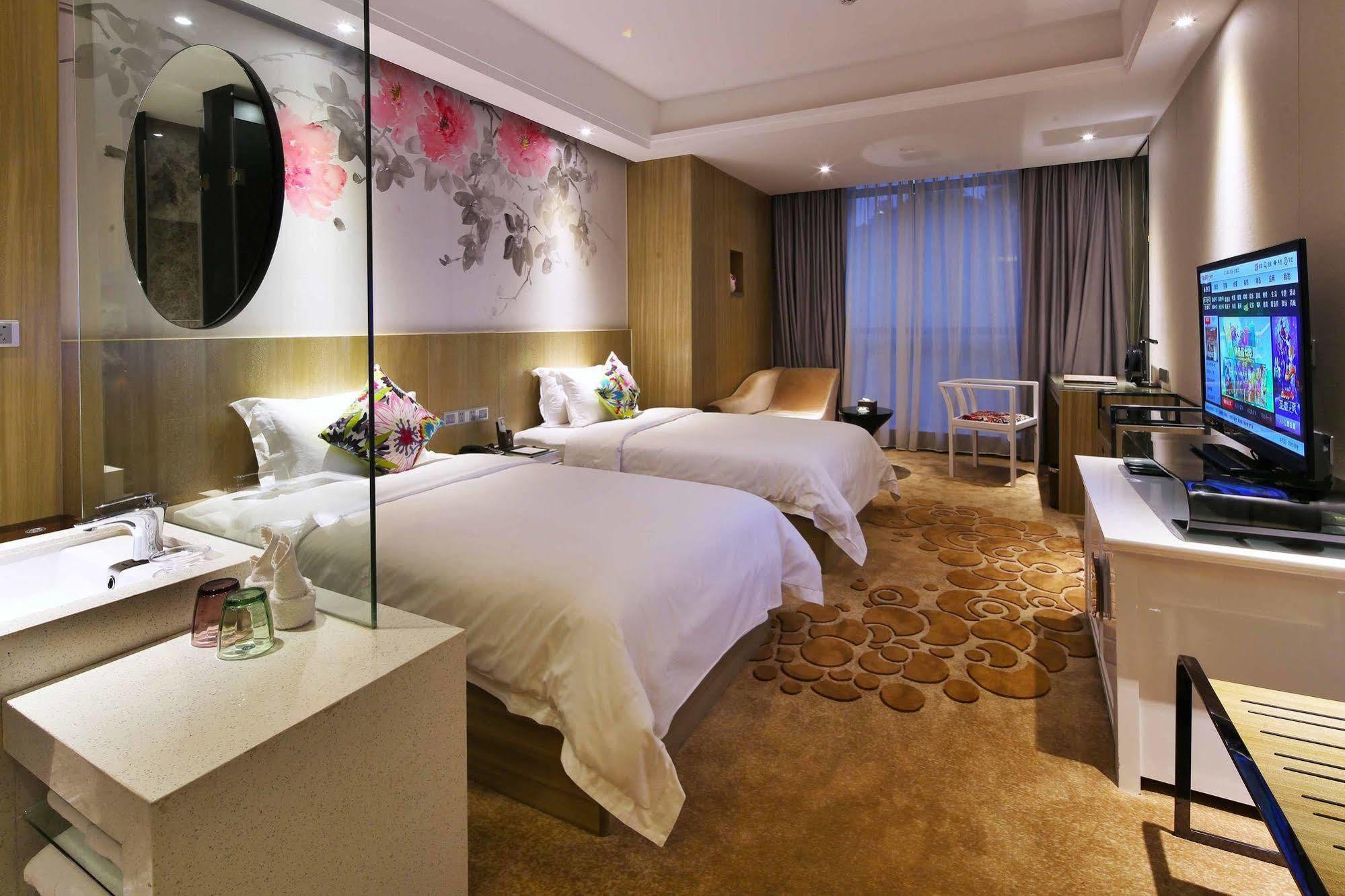 Paco Hotel Tаojin Metro Guangzhou - Free Shuttle Bus For Centen Fair Екстериор снимка